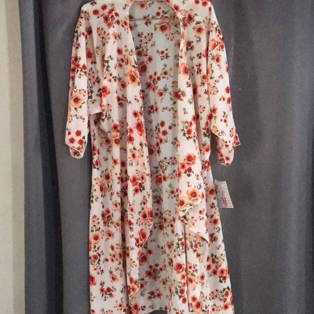LuLaRoe, size M, Shirley, brand new floral print, white background